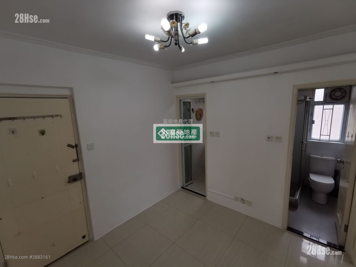Wai Fat Building Sell 2 Bedrooms , 1 Bathroom 259 ft² ( 24.1 m² )