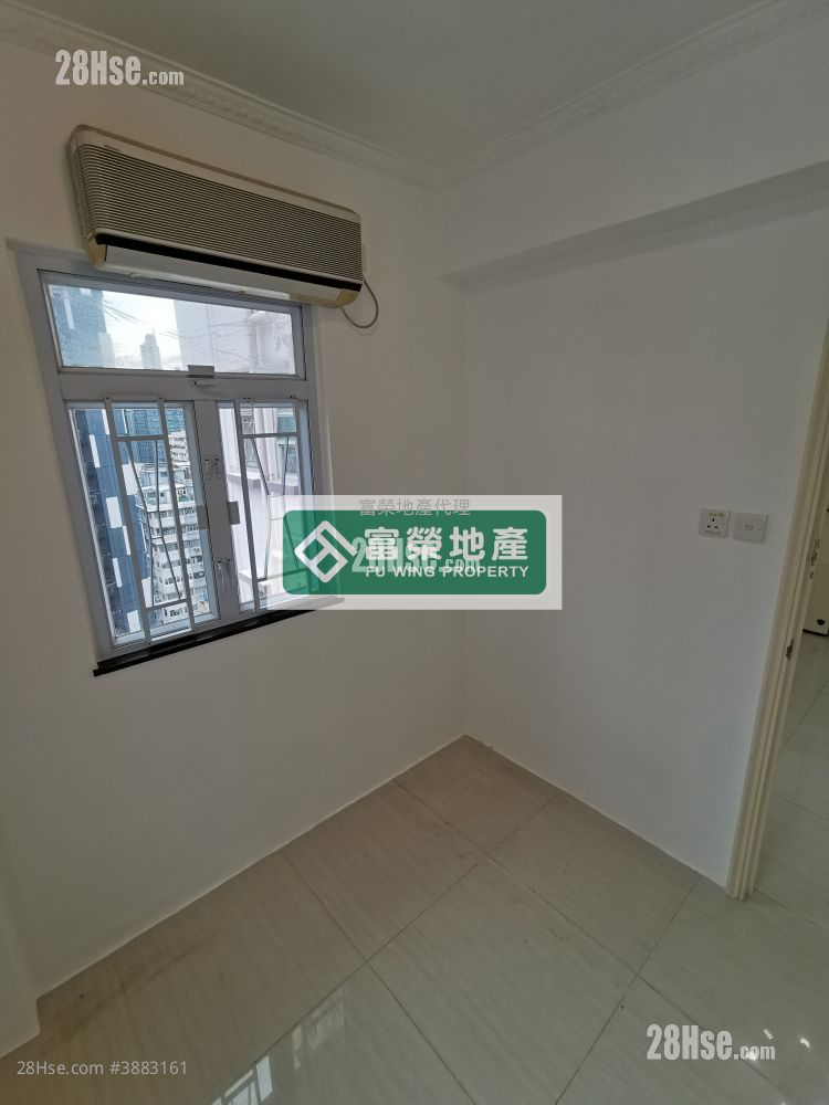 Wai Fat Building Sell 2 Bedrooms , 1 Bathroom 259 ft² ( 24.1 m² )