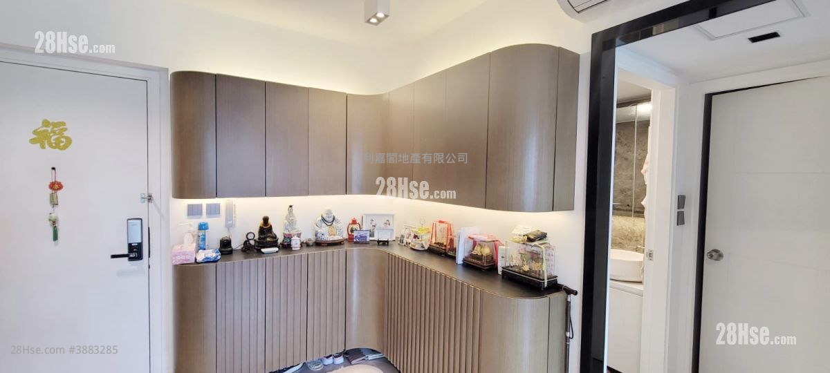Bellagio Sell 2 Bedrooms 515 ft² ( 47.8 m² )