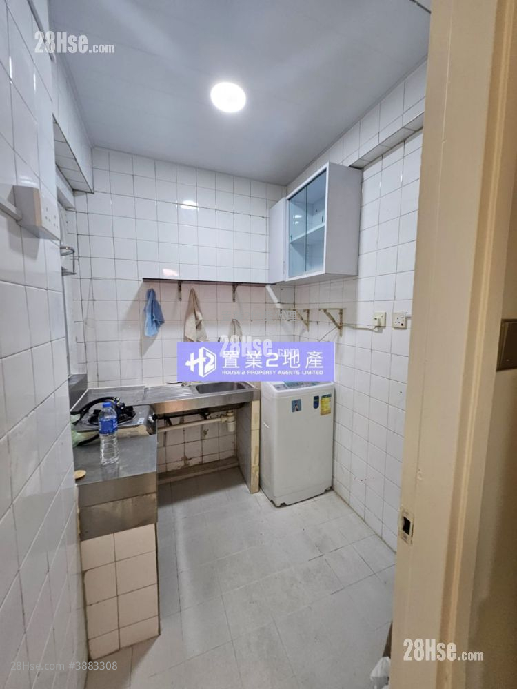 Cosmopolitan Estates Rental 2 Bedrooms , 1 Bathroom 325 ft² ( 30.2 m² )