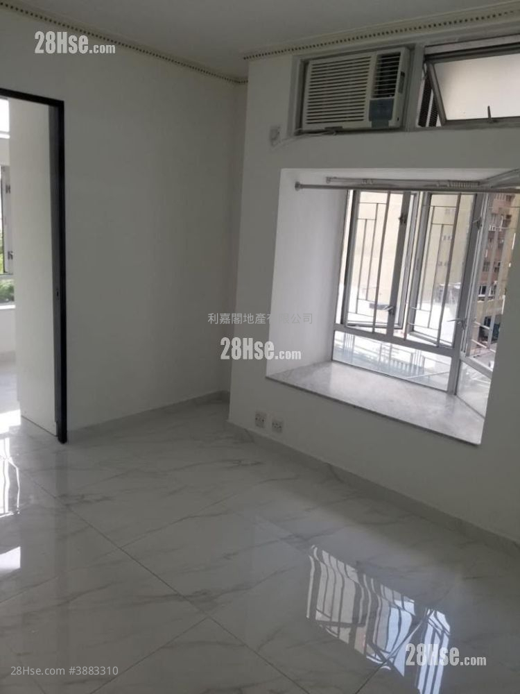 Greenfield Garden Rental 2 Bedrooms , 1 Bathroom 383 ft² ( 35.6 m² )