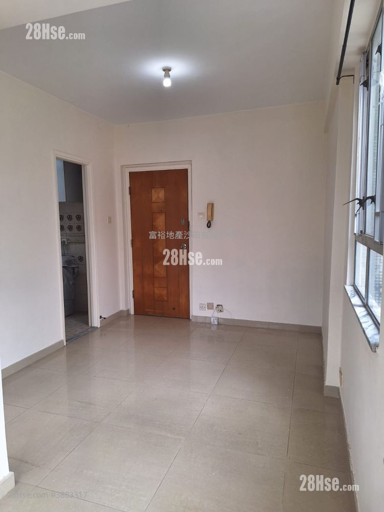 Golden Lion Garden Rental 1 Bedroom , 1 Bathroom 260 ft² ( 24.2 m² )
