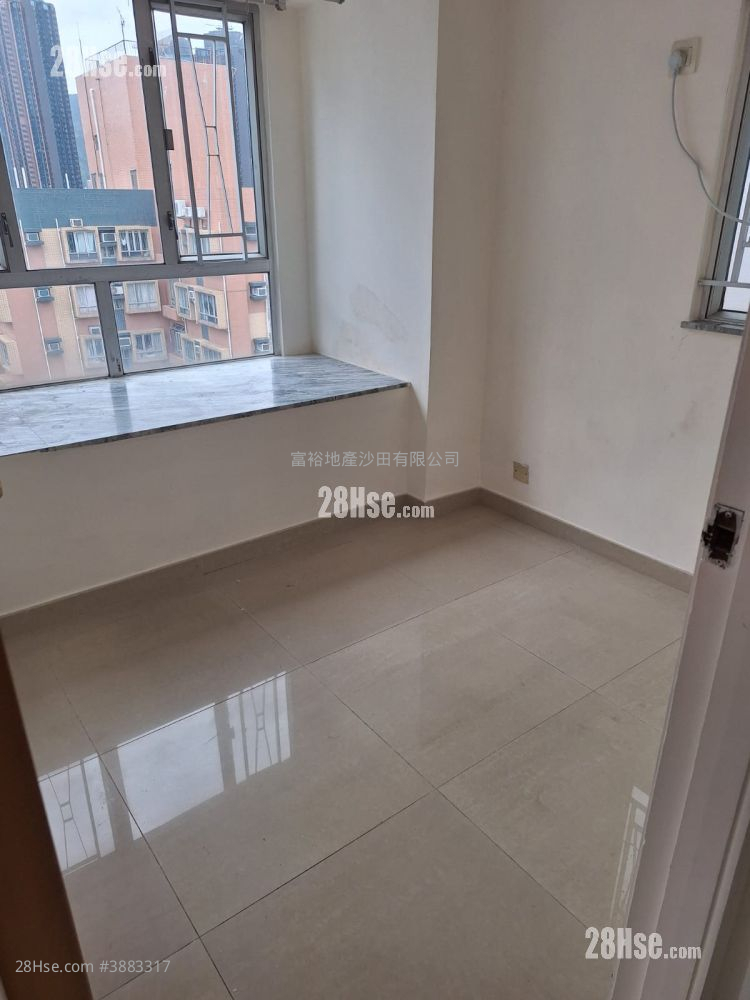 Golden Lion Garden Rental 1 Bedroom , 1 Bathroom 260 ft² ( 24.2 m² )