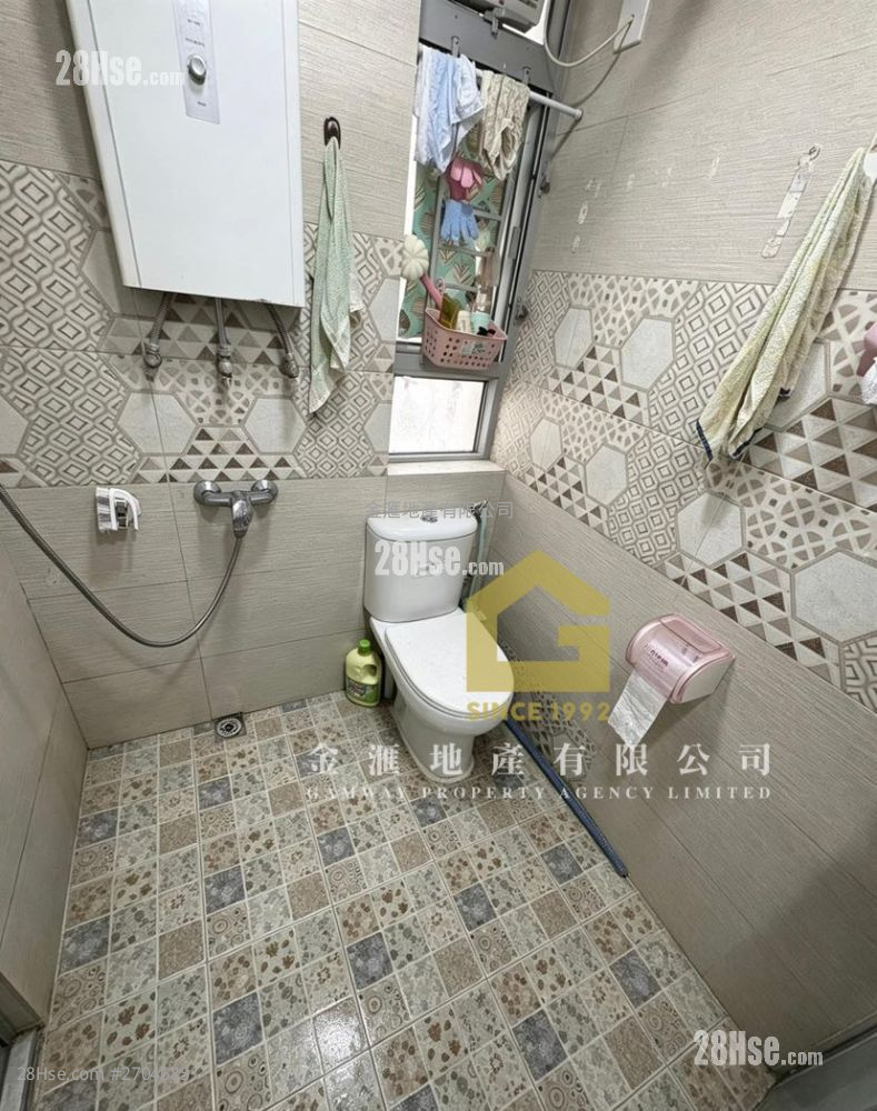 Choi Hing Court Sell 1 Bedroom , 1 Bathroom 389 ft² ( 36.1 m² )