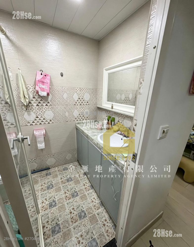 Choi Hing Court Sell 1 Bedroom , 1 Bathroom 389 ft² ( 36.1 m² )