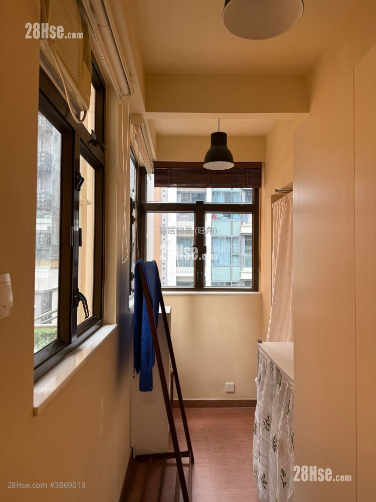 Kam Bit Building Rental 2 Bedrooms , 1 Bathroom 324 ft² ( 30.1 m² )