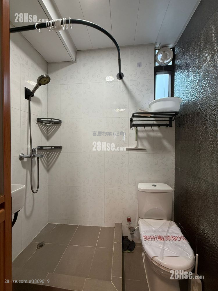 Kam Bit Building Rental 2 Bedrooms , 1 Bathroom 324 ft² ( 30.1 m² )