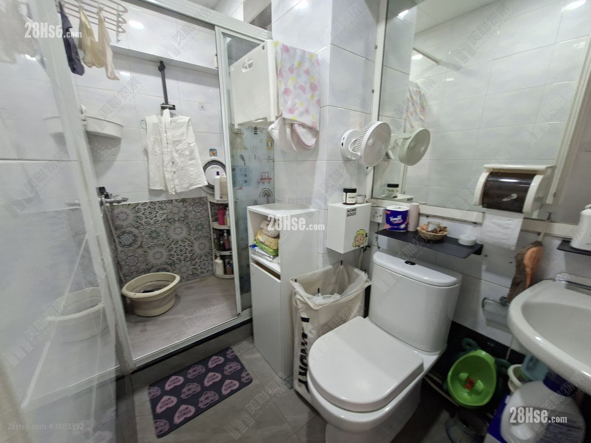 Merlin Court Sell 3 Bedrooms 685 ft² ( 63.6 m² )