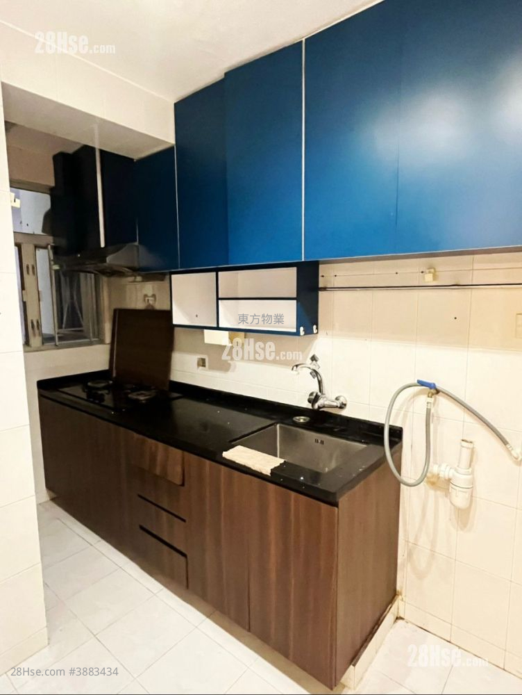 Bedford Gardens Rental 3 Bedrooms , 1 Bathroom 606 ft² ( 56.3 m² )