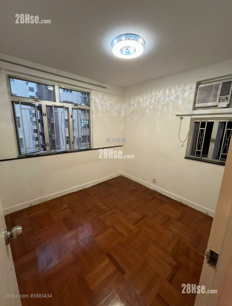 Bedford Gardens Rental 3 Bedrooms , 1 Bathroom 606 ft² ( 56.3 m² )