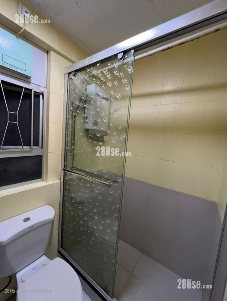 Bedford Gardens Rental 3 Bedrooms , 1 Bathroom 606 ft² ( 56.3 m² )
