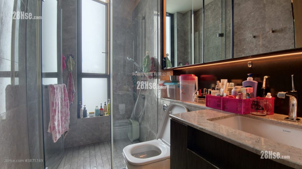 La Cresta Sell 4 Bedrooms , 2 Bathrooms 1,920 ft² ( 178.4 m² )