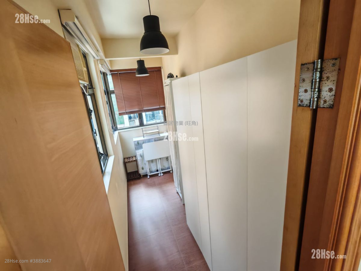 Kam Bit Building Rental 2 Bedrooms , 1 Bathroom 324 ft² ( 30.1 m² )