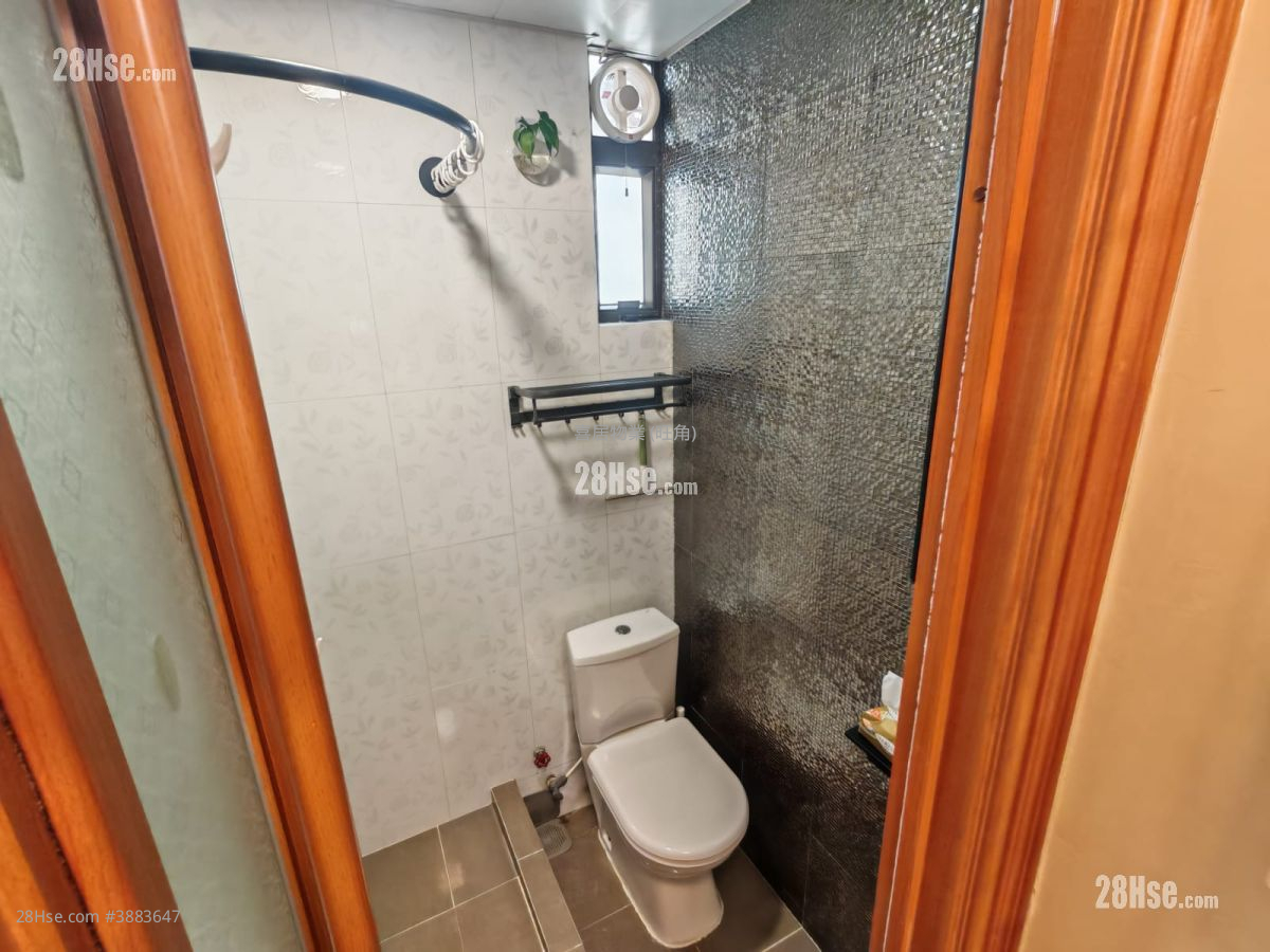 Kam Bit Building Rental 2 Bedrooms , 1 Bathroom 324 ft² ( 30.1 m² )