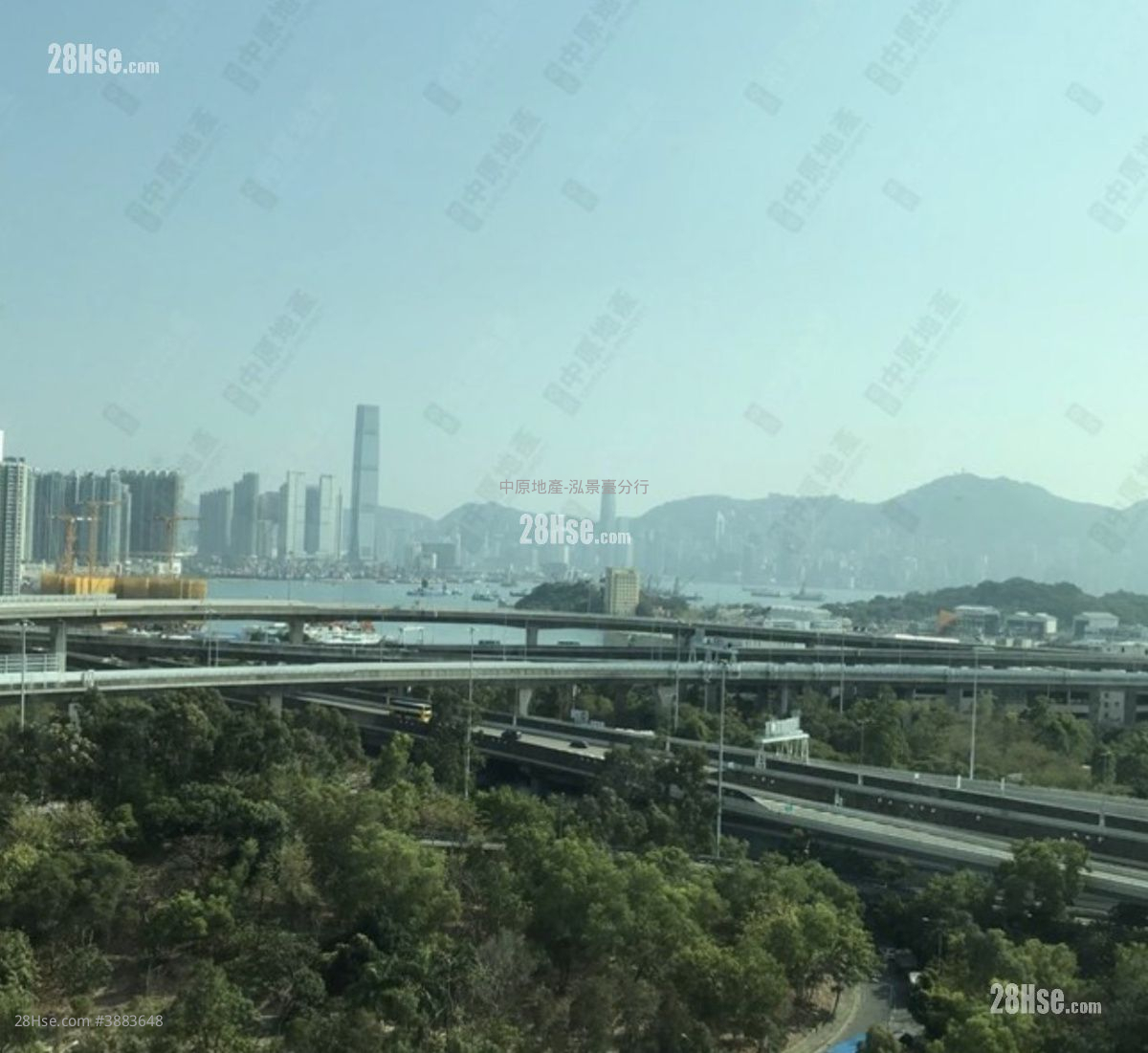 Manhattan Hill Sell 4 Bedrooms 1,361 ft² ( 126.4 m² )
