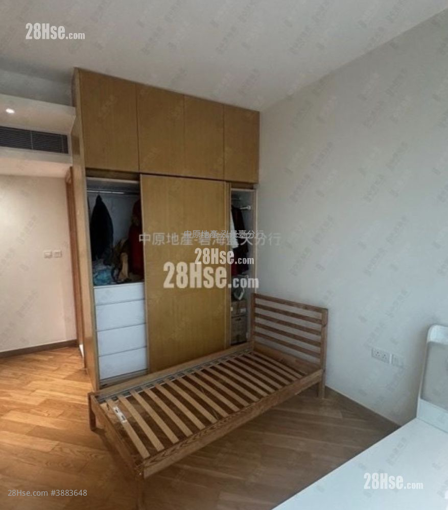 Manhattan Hill Sell 4 Bedrooms 1,361 ft² ( 126.4 m² )