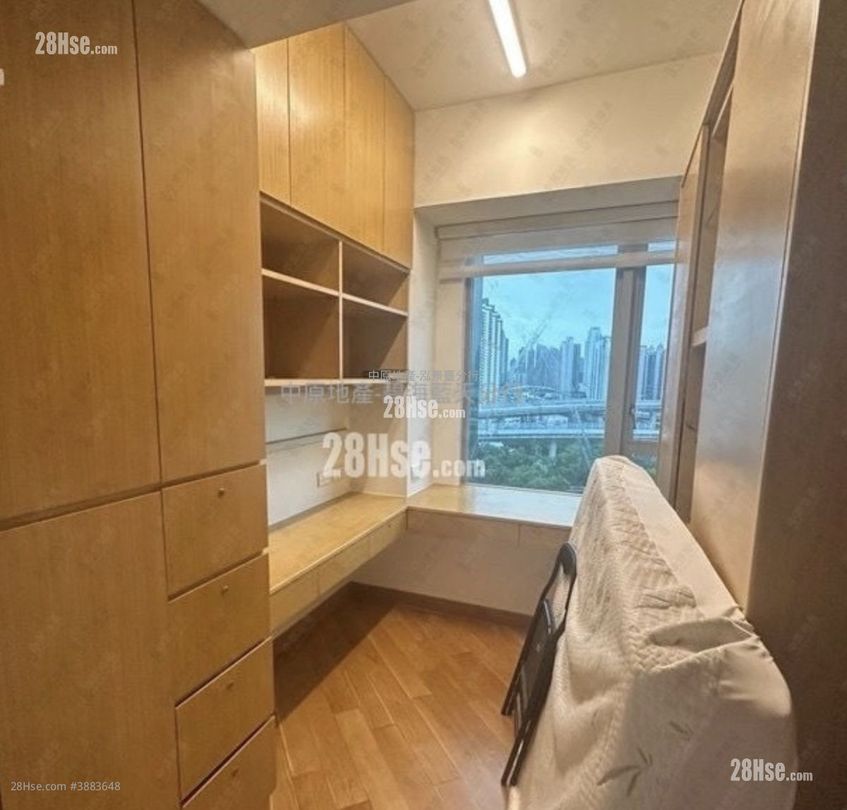 Manhattan Hill Sell 4 Bedrooms 1,361 ft² ( 126.4 m² )
