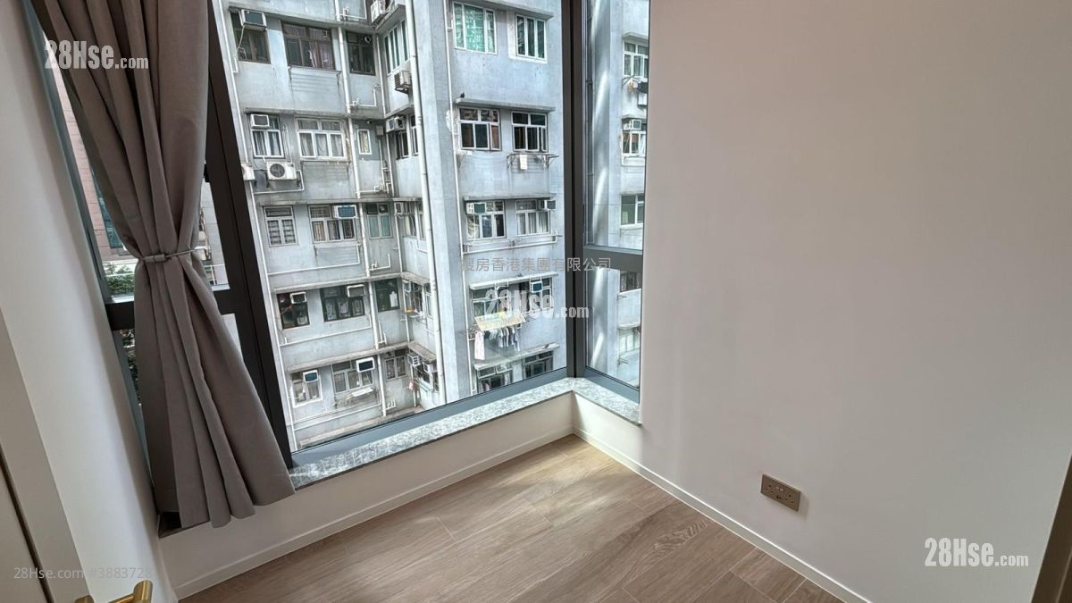 Spring Garden Rental 2 Bedrooms , 1 Bathroom 398 ft² ( 37.0 m² )