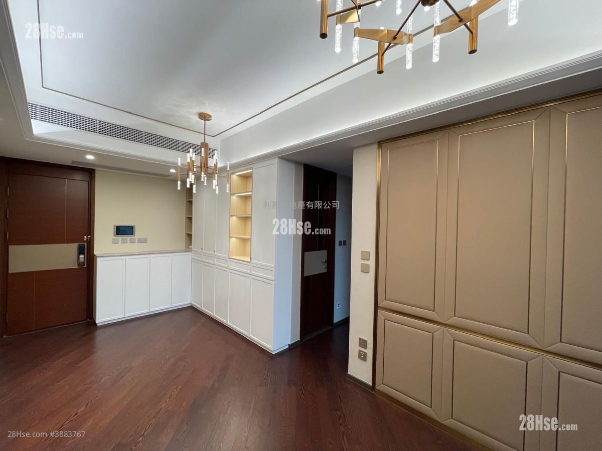 The Vertex Sell 3 Bedrooms , 2 Bathrooms 639 ft² ( 59.4 m² )