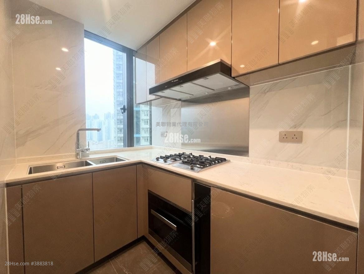 The Vertex Sell 3 Bedrooms , 1 Bathroom 639 ft² ( 59.4 m² )