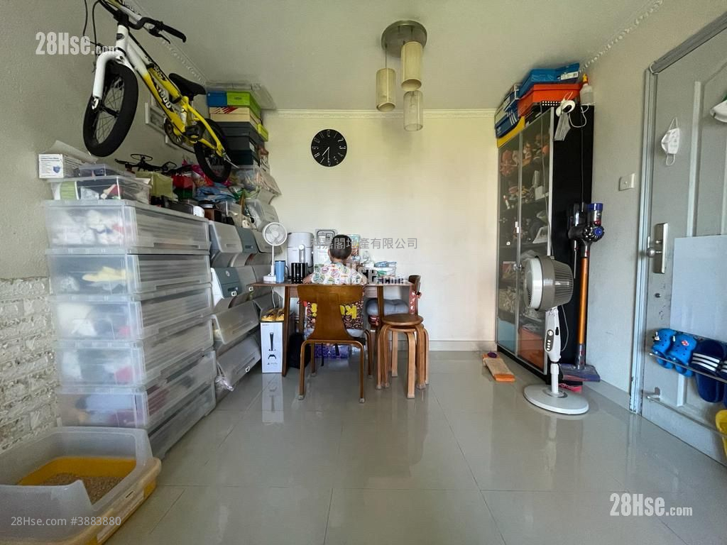 Tsui Yiu Court Sell 2 Bedrooms , 1 Bathroom 410 ft² ( 38.1 m² )