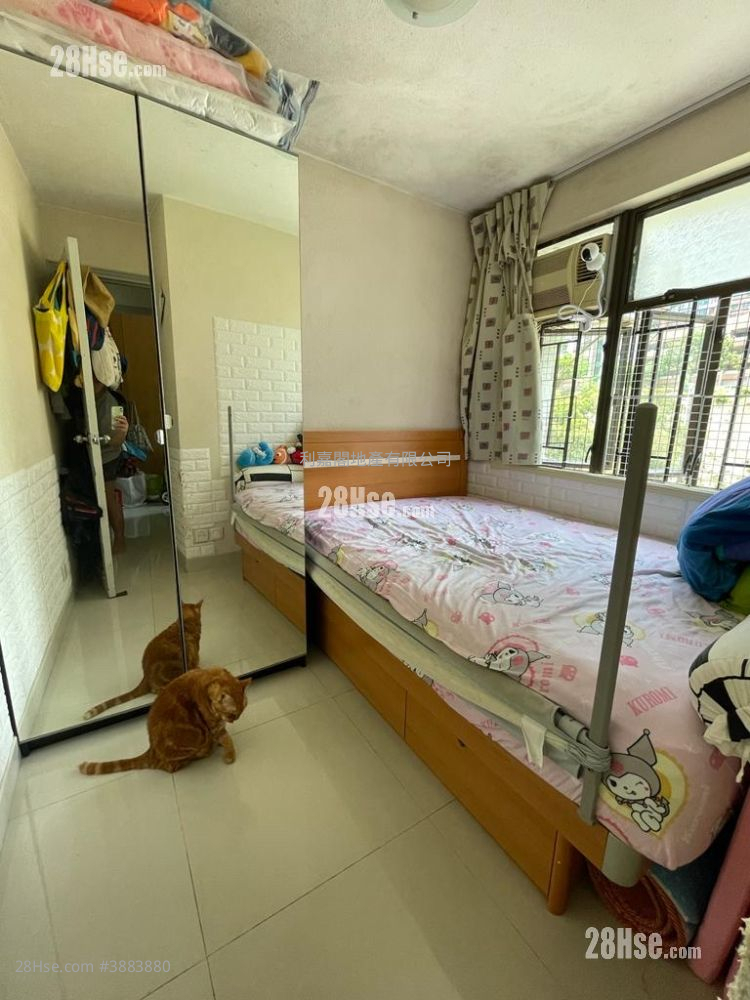 Tsui Yiu Court Sell 2 Bedrooms , 1 Bathroom 410 ft² ( 38.1 m² )
