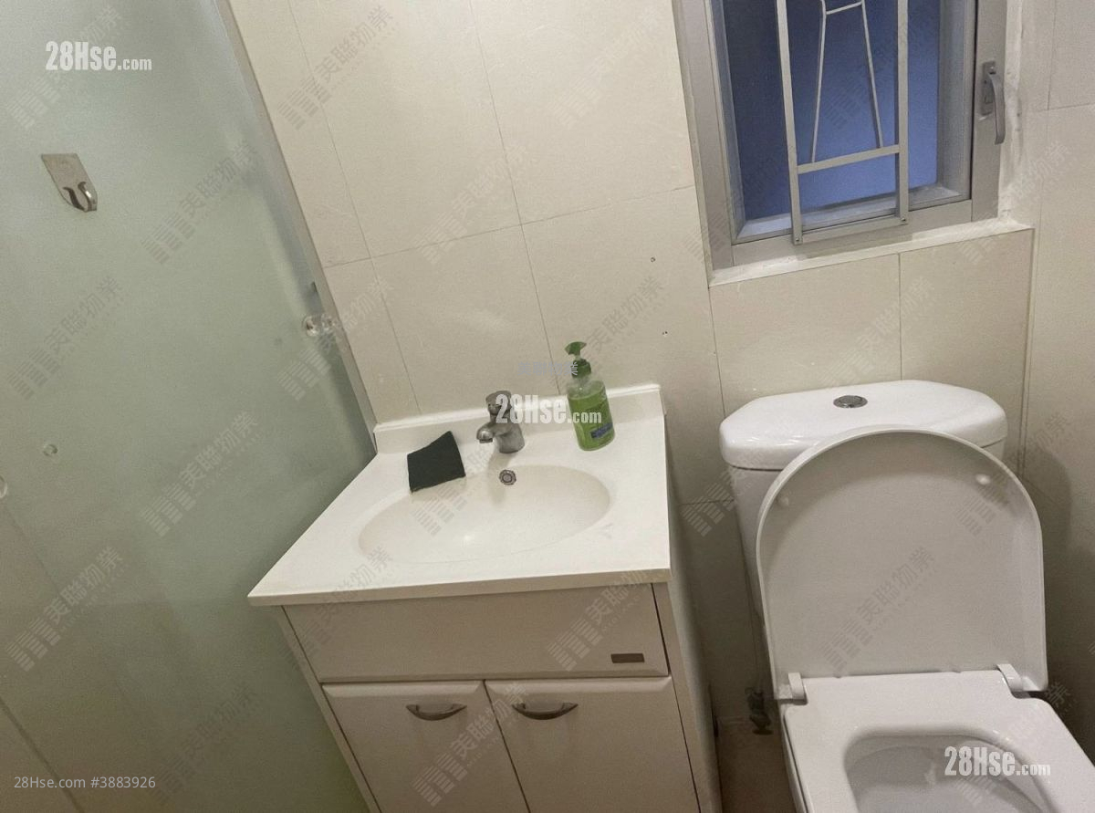 Tsuen Kam Centre Rental 2 Bedrooms 369 ft² ( 34.3 m² )