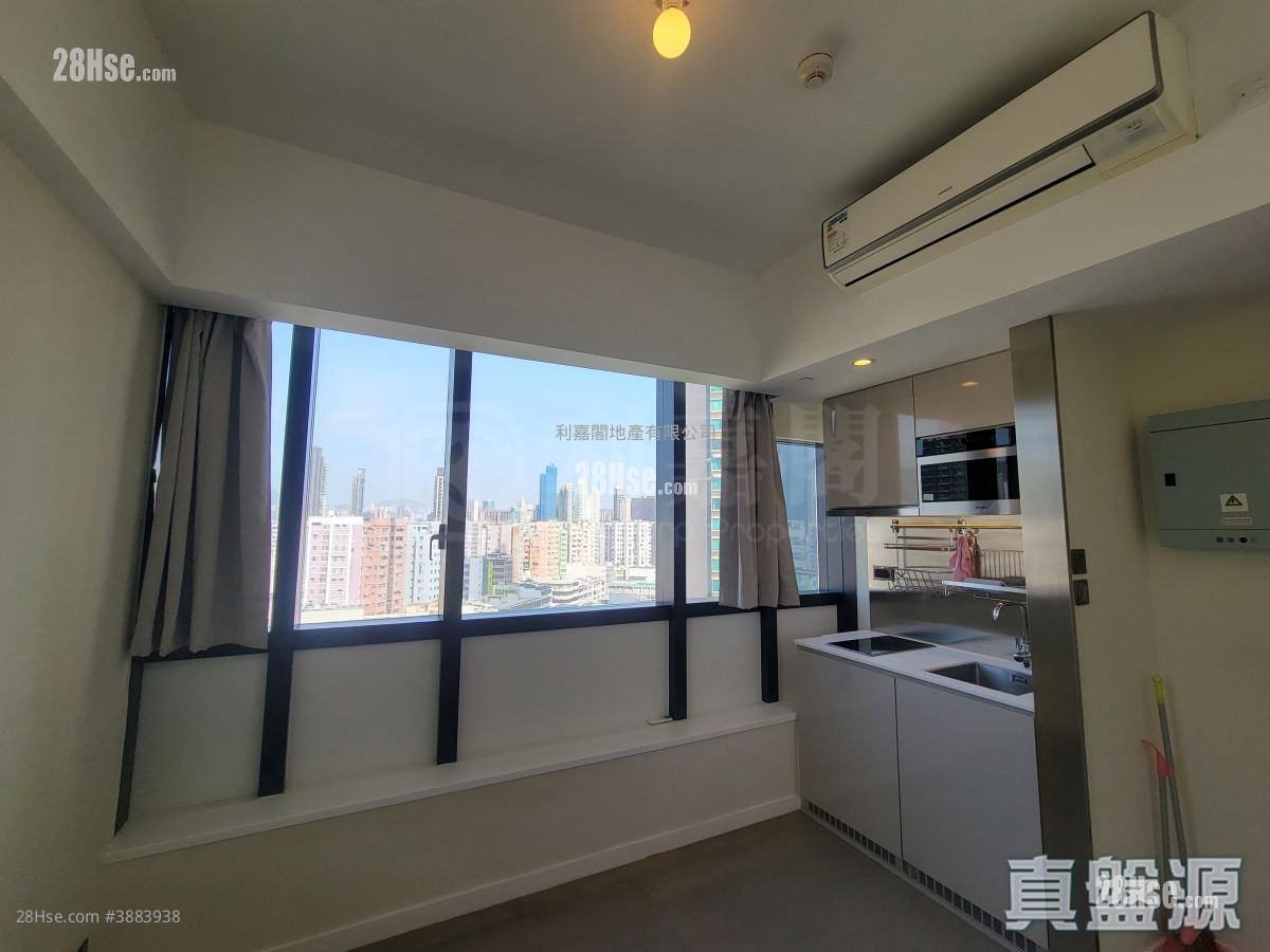 Enchantee Sell Studio , 1 Bathroom 177 ft² ( 16.4 m² )
