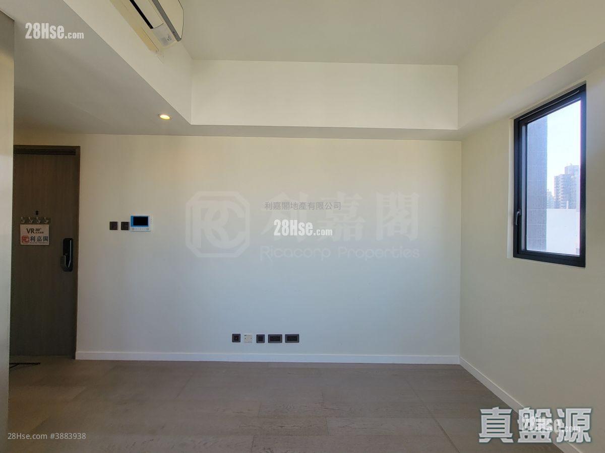 Enchantee Sell Studio , 1 Bathroom 177 ft² ( 16.4 m² )