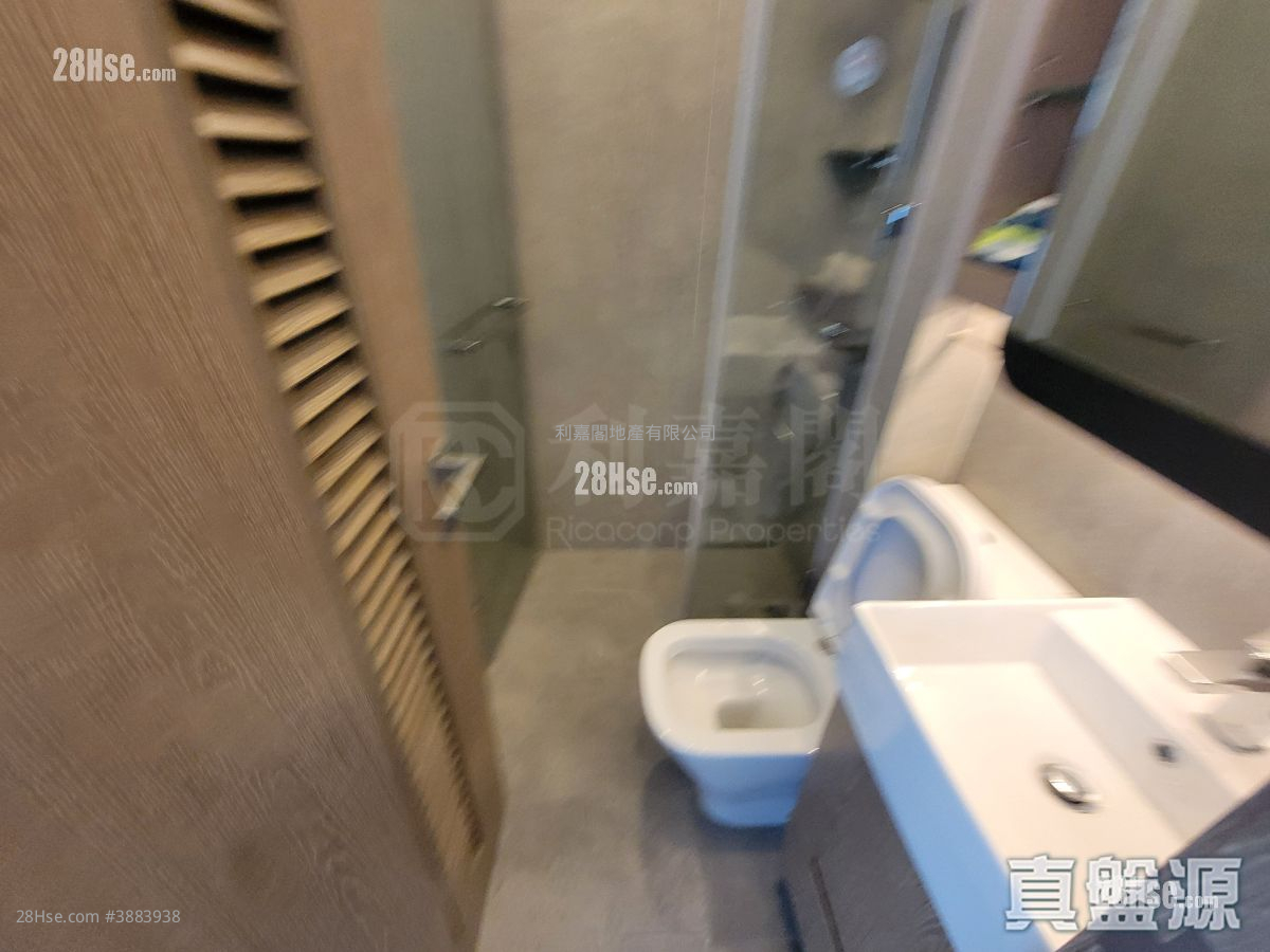 Enchantee Sell Studio , 1 Bathroom 177 ft² ( 16.4 m² )