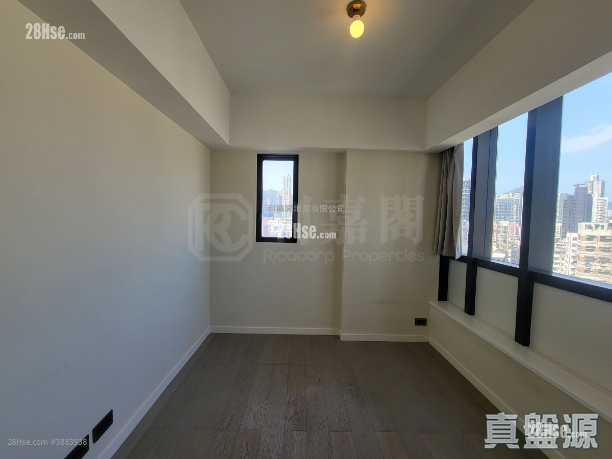 Enchantee Sell Studio , 1 Bathroom 177 ft² ( 16.4 m² )