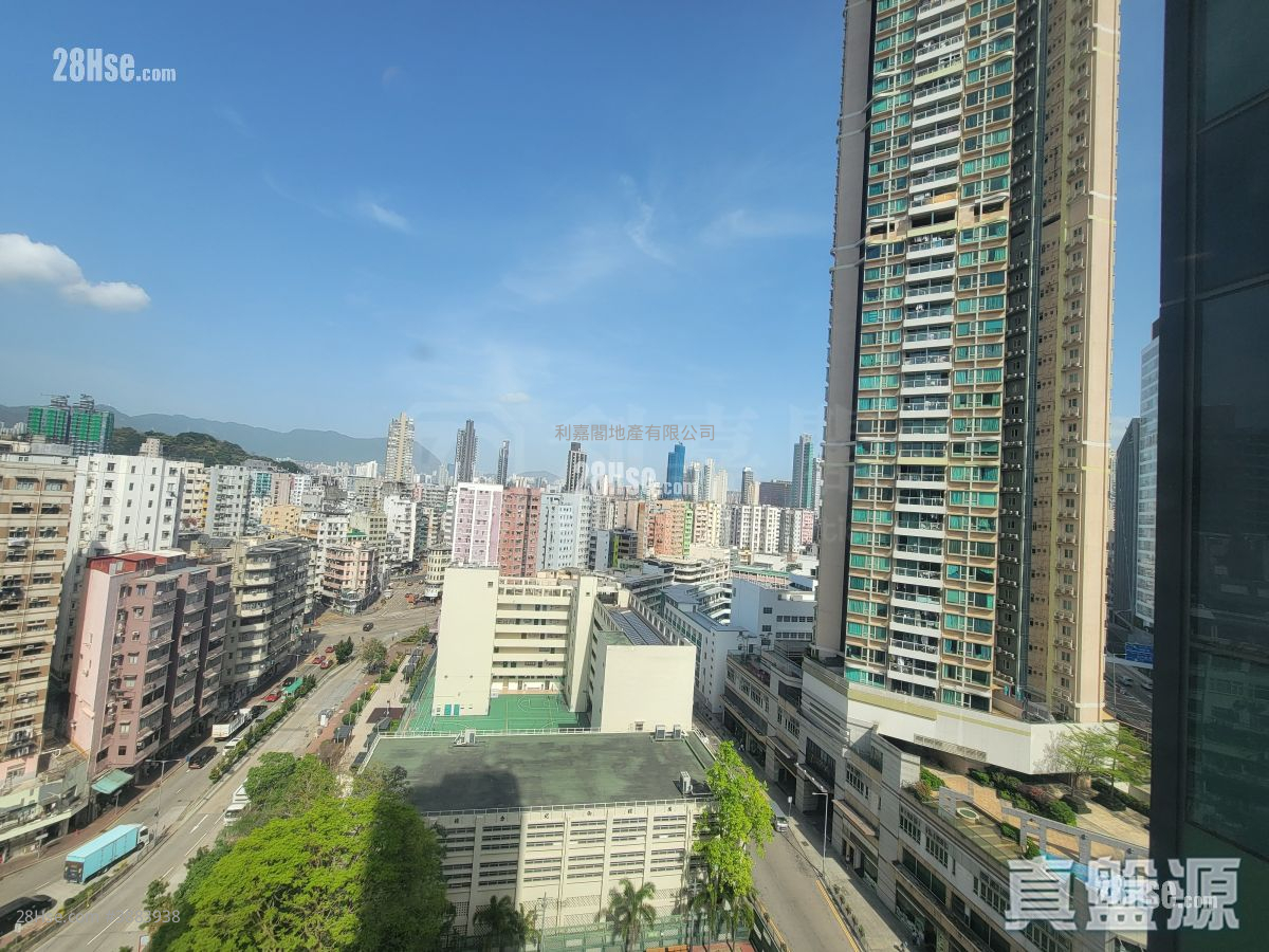 Enchantee Sell Studio , 1 Bathroom 177 ft² ( 16.4 m² )