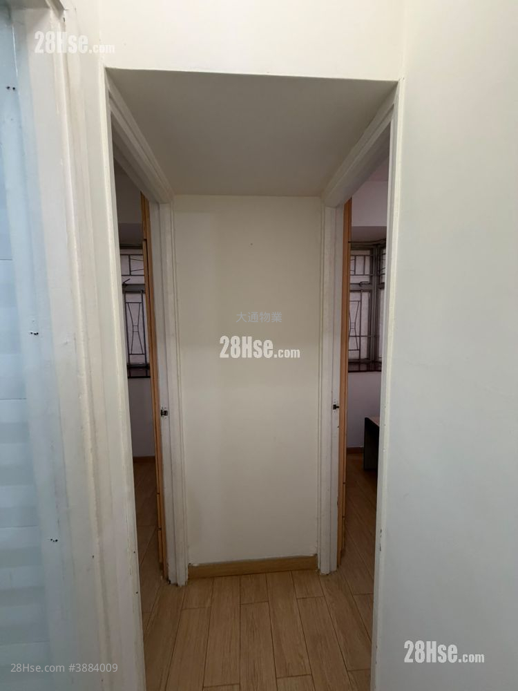 Wah Po Building Rental 2 Bedrooms , 1 Bathroom 305 ft² ( 28.3 m² )