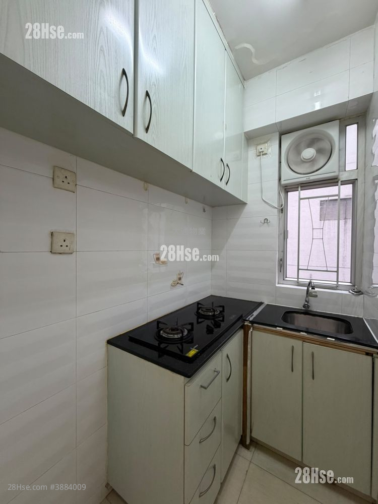 Wah Po Building Rental 2 Bedrooms , 1 Bathroom 305 ft² ( 28.3 m² )