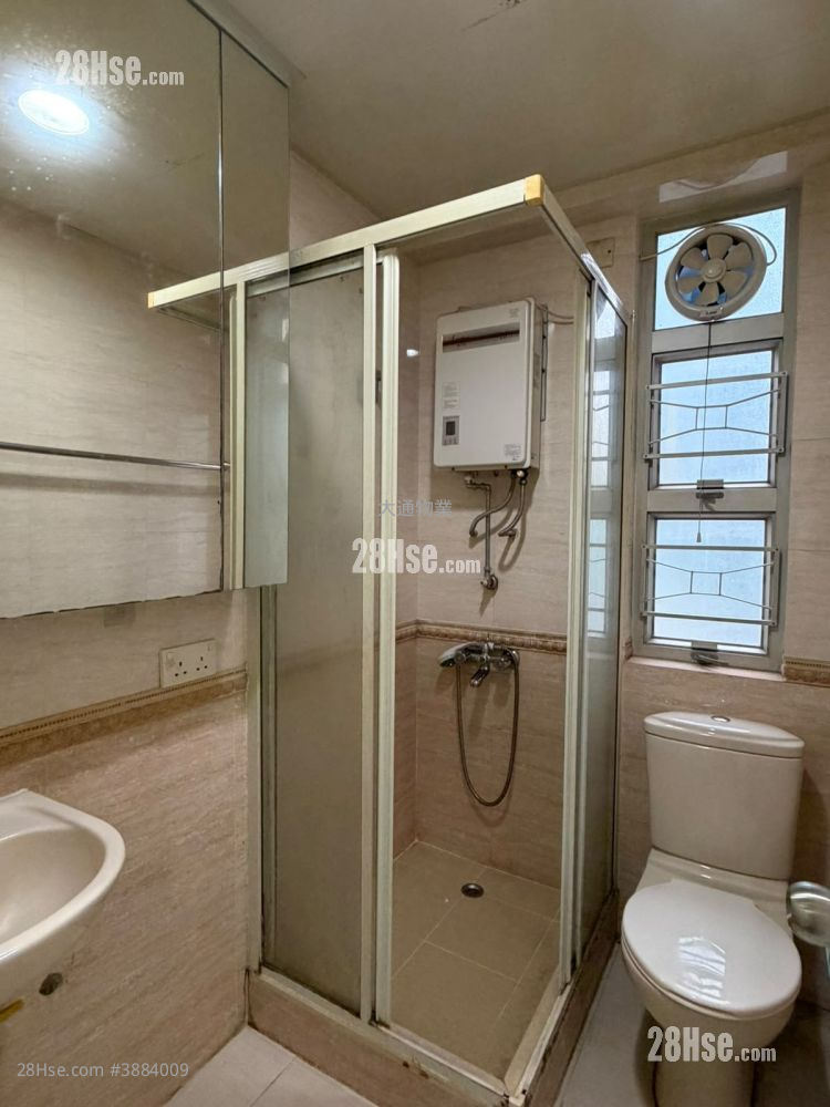 Wah Po Building Rental 2 Bedrooms , 1 Bathroom 305 ft² ( 28.3 m² )