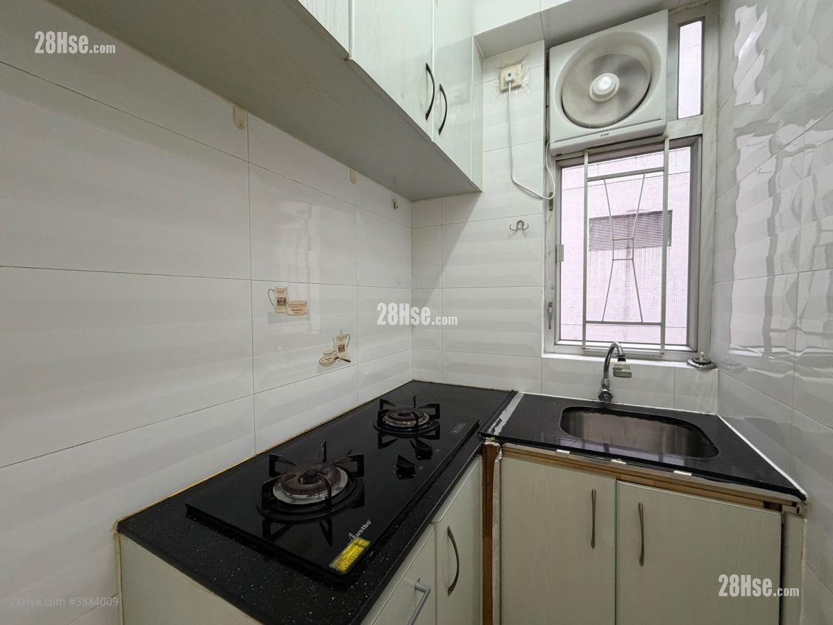 Wah Po Building Rental 2 Bedrooms , 1 Bathroom 305 ft² ( 28.3 m² )