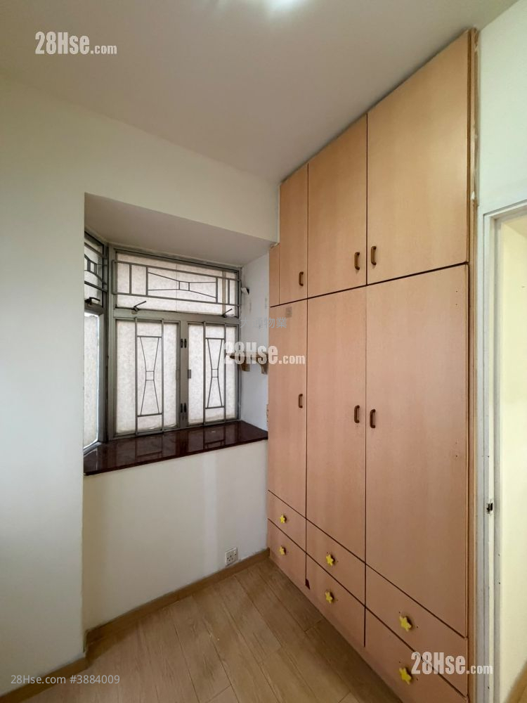 Wah Po Building Rental 2 Bedrooms , 1 Bathroom 305 ft² ( 28.3 m² )