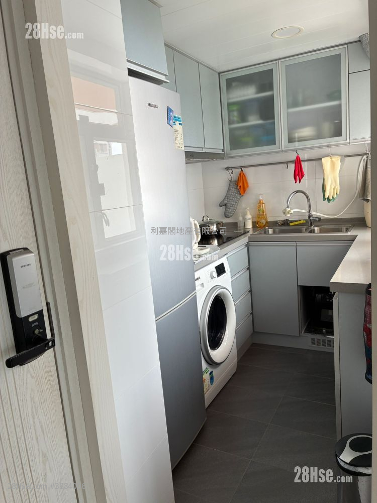 Wah Yuen Chuen Sell 2 Bedrooms , 1 Bathroom 545 ft² ( 50.6 m² )