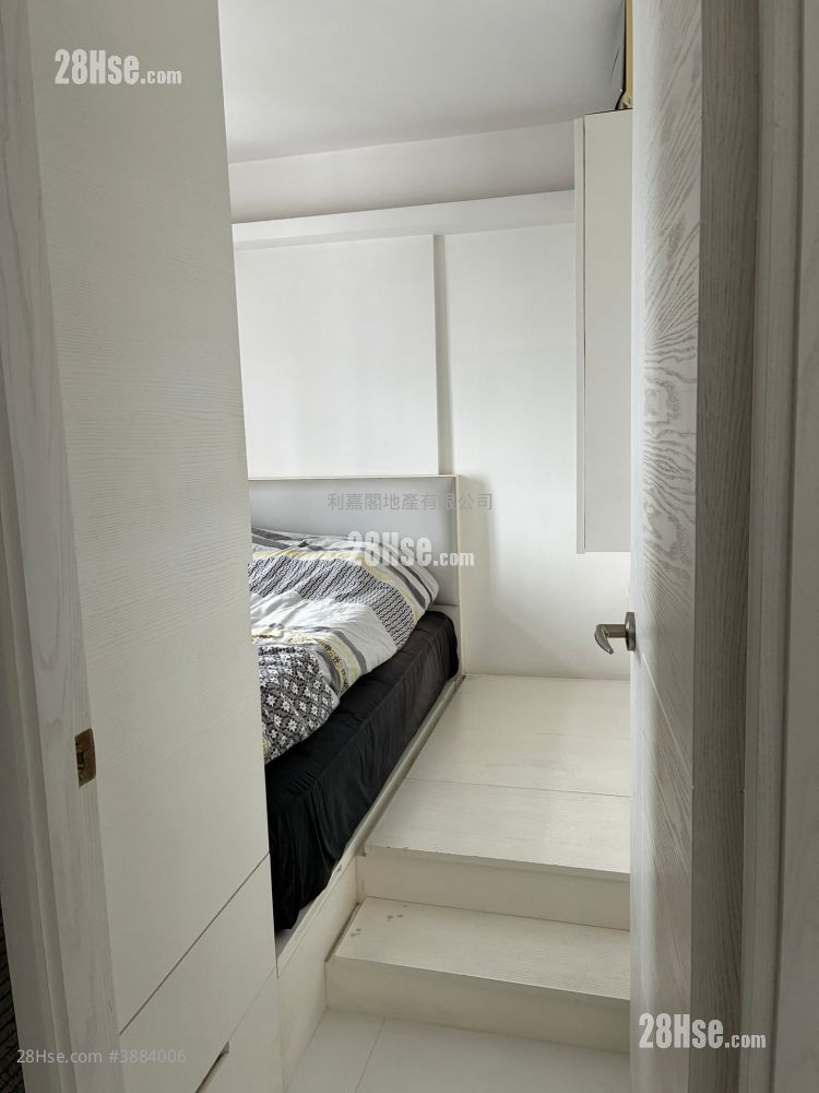 Wah Yuen Chuen Sell 2 Bedrooms , 1 Bathroom 545 ft² ( 50.6 m² )