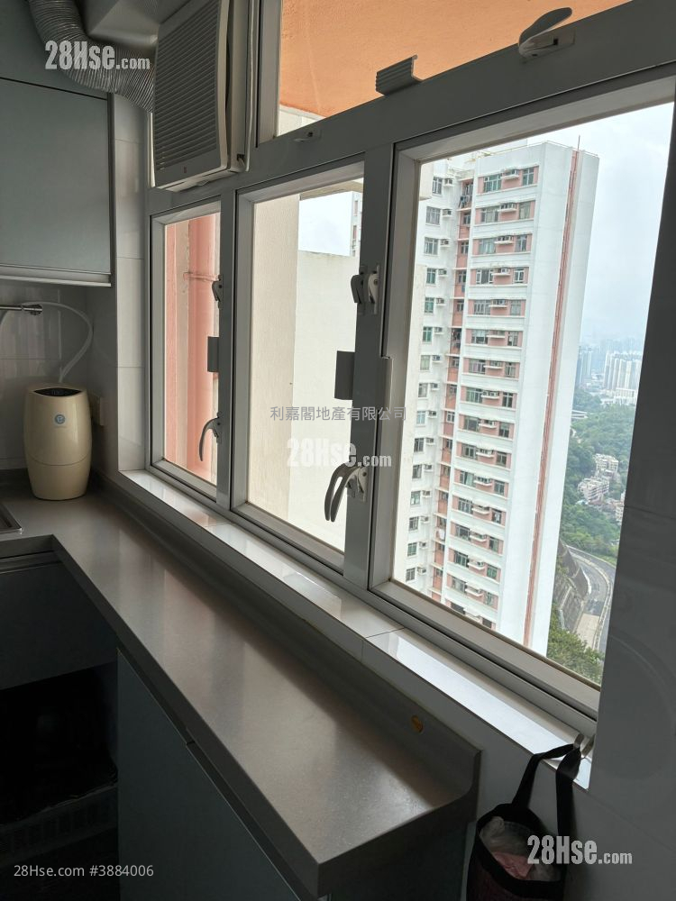 Wah Yuen Chuen Sell 2 Bedrooms , 1 Bathroom 545 ft² ( 50.6 m² )