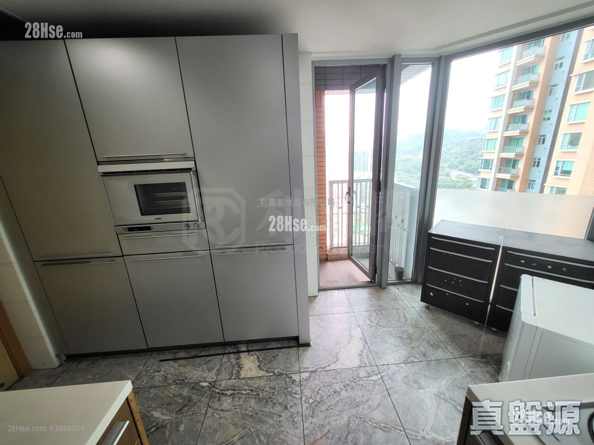 Manhattan Hill Sell 4 Bedrooms , 3 Bathrooms 1,382 ft² ( 128.4 m² )