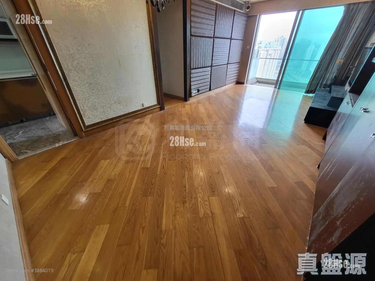 Manhattan Hill Sell 4 Bedrooms , 3 Bathrooms 1,382 ft² ( 128.4 m² )