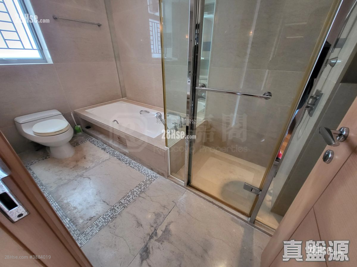 Manhattan Hill Sell 4 Bedrooms , 3 Bathrooms 1,382 ft² ( 128.4 m² )