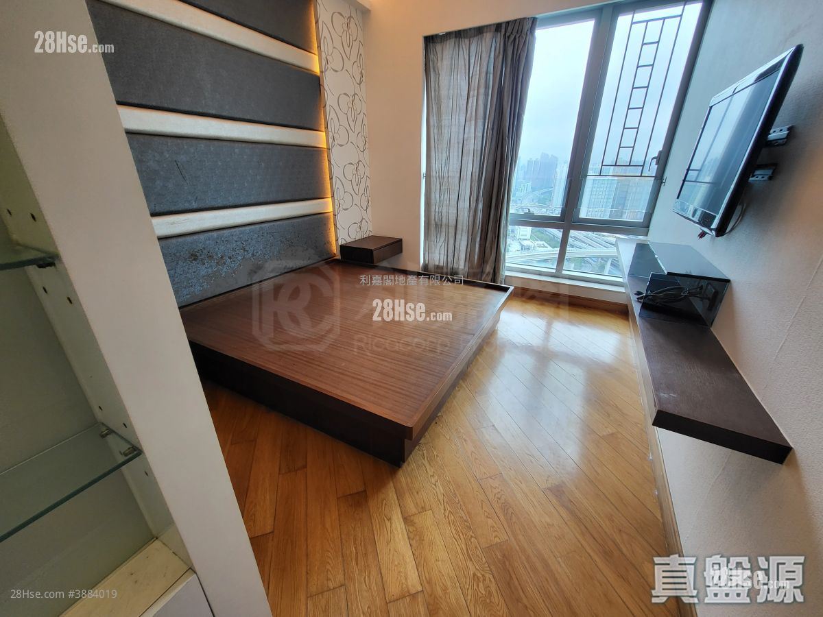 Manhattan Hill Sell 4 Bedrooms , 3 Bathrooms 1,382 ft² ( 128.4 m² )