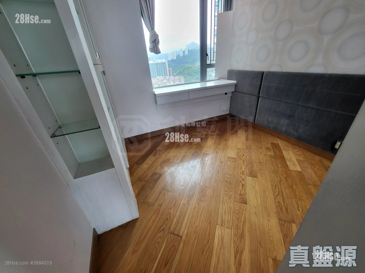 Manhattan Hill Sell 4 Bedrooms , 3 Bathrooms 1,382 ft² ( 128.4 m² )