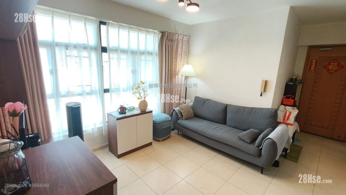 Prosperous Garden Sell 3 Bedrooms , 1 Bathroom 606 ft² ( 56.3 m² )