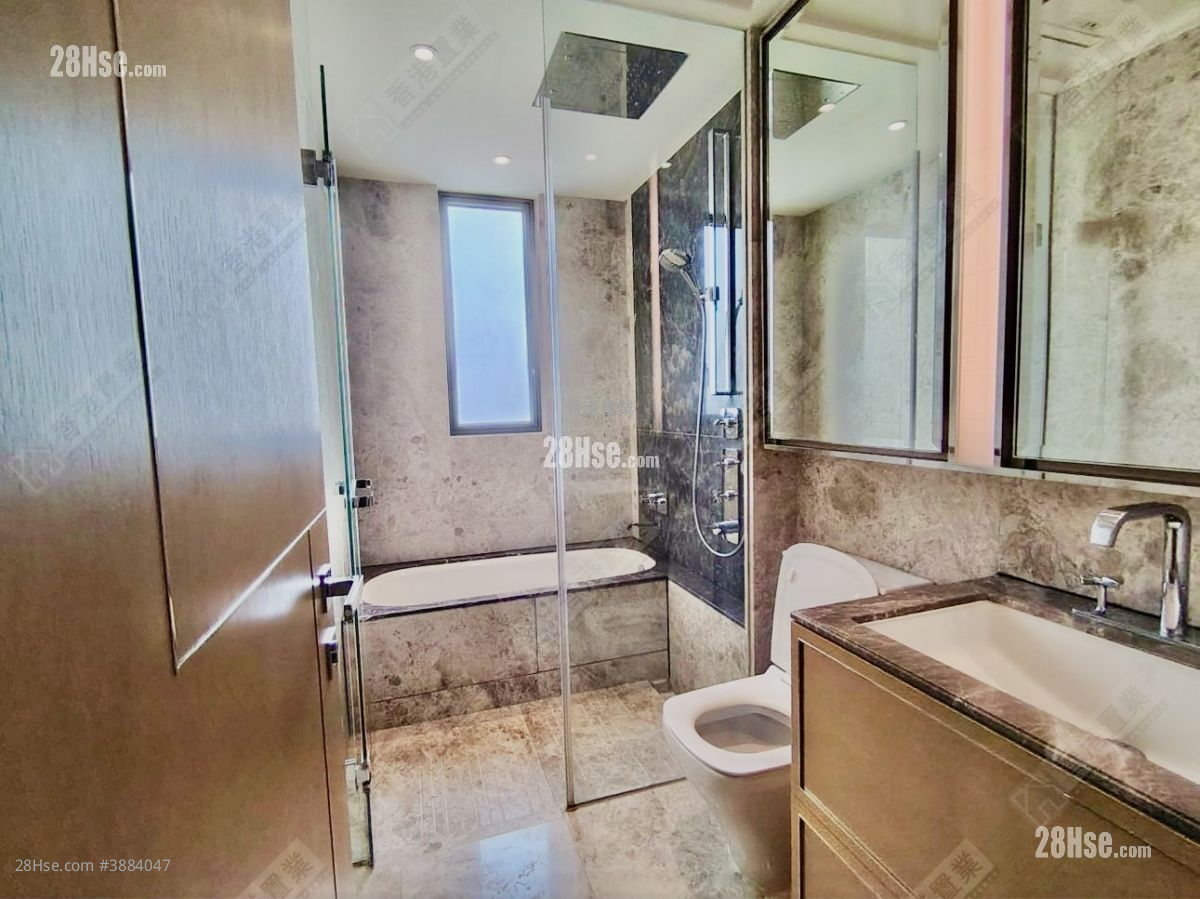 One Homantin Sell 4 Bedrooms 975 ft² ( 90.6 m² )