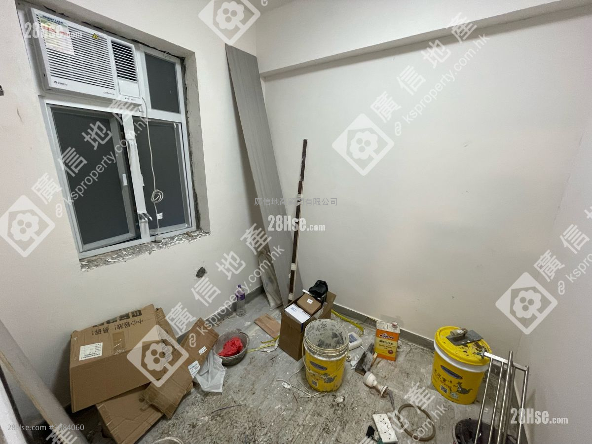 Chung Ying Building Sell 2 Bedrooms , 1 Bathroom 361 ft² ( 33.5 m² )