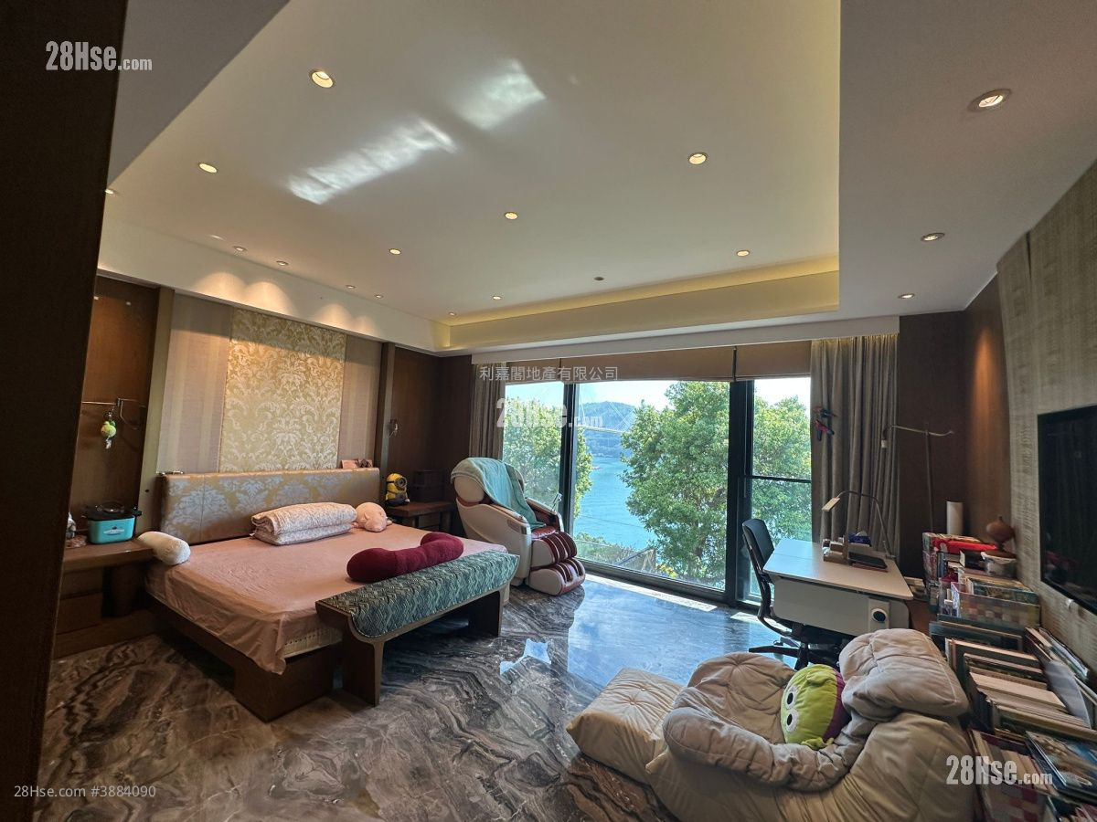 Deauville Sell 5+ Bedrooms 4,155 ft² ( 386.0 m² )
