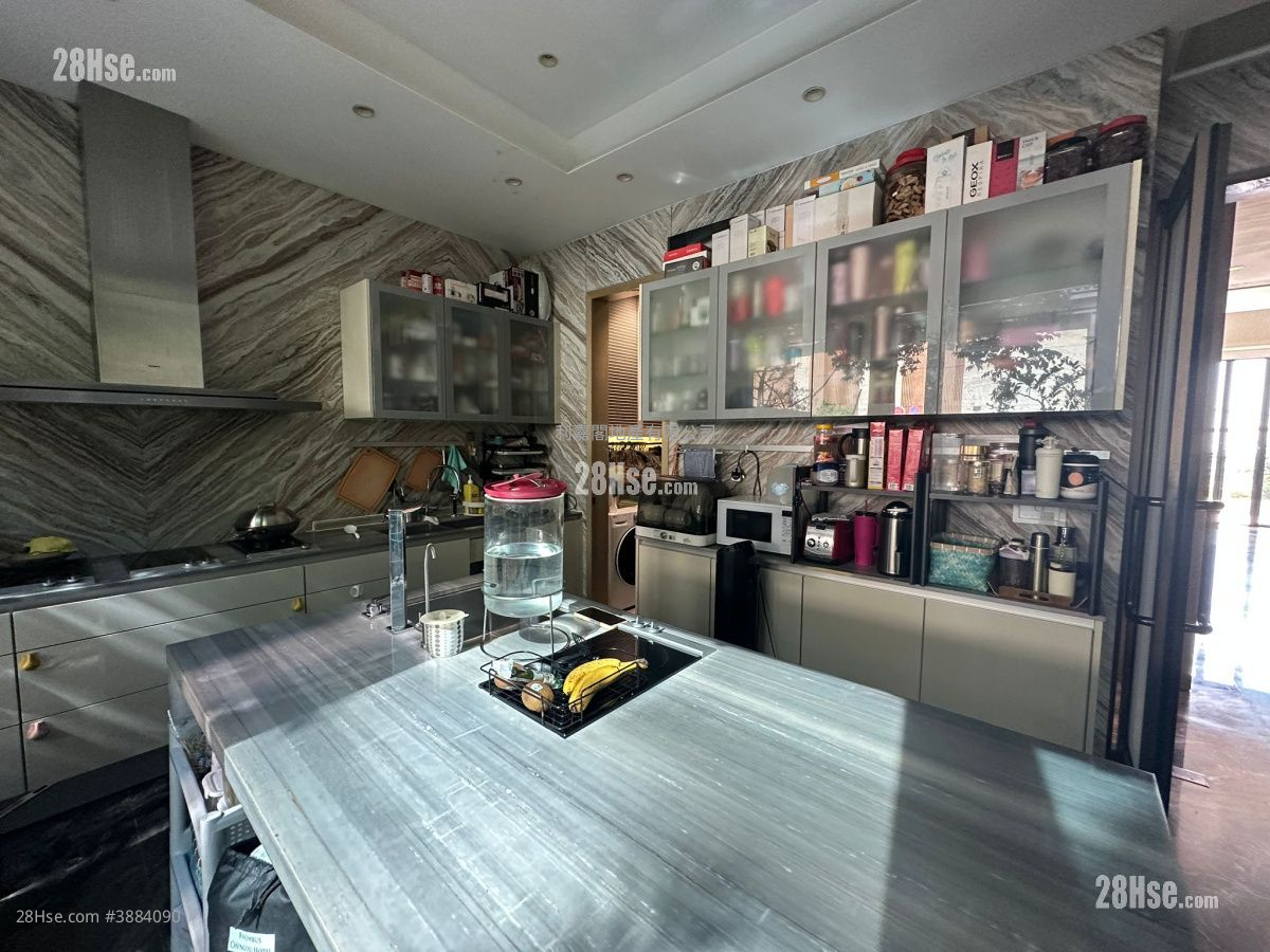Deauville Sell 5+ Bedrooms 4,155 ft² ( 386.0 m² )
